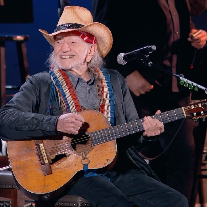 How Old Is Willie Nelson? The Age of This Iconic Music Star!